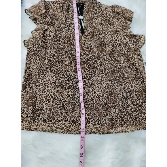 NWT 1State Cheetah Whimsy Blouse Top Short Fairy Sleeve VNeck Choker Style Small - Picture 9 of 14